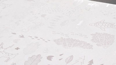 擬似エンボス印刷によるツルツルとザラザラの質感表現